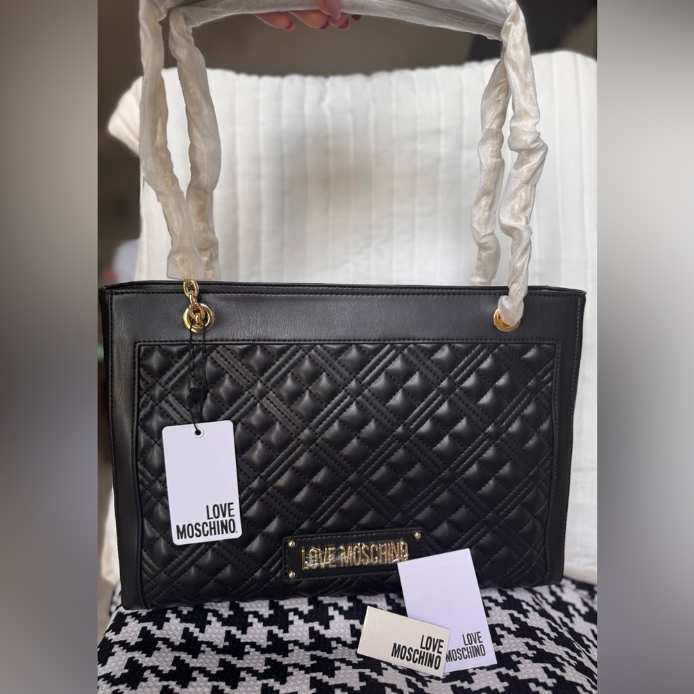 NWT Love Moschino Black Quilted Borsa Shoulder Tote in Black and Gold - Picture 3 of 15
